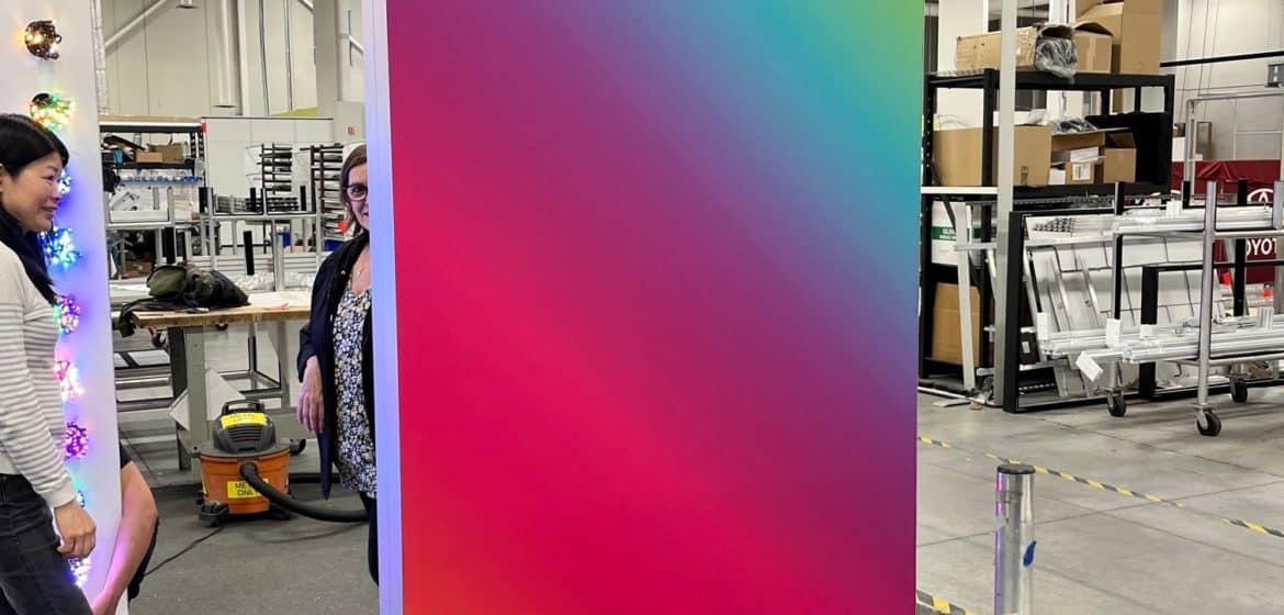 94x54 inch floor standing display pic 2